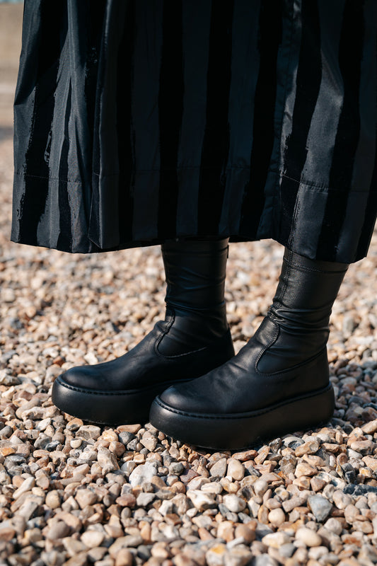 LOFINA - Thick Flat Sole Boots