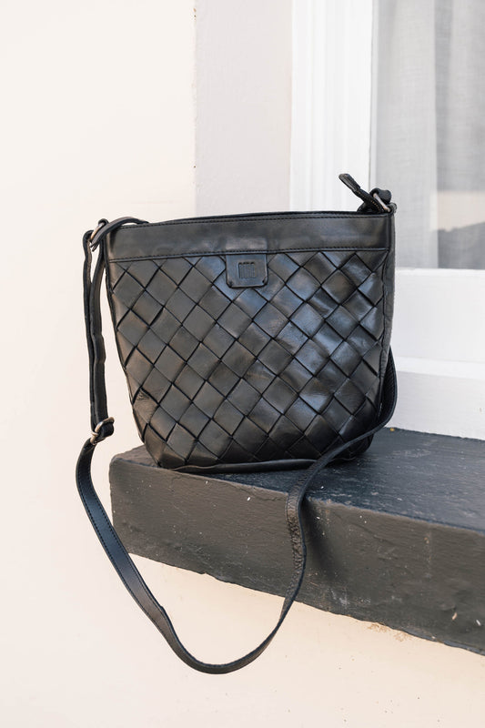 LEWISBURG - Crossbody Bucket Bag