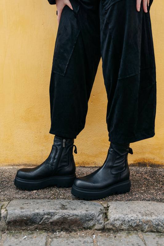 LOFINA - Black Chunky Boots