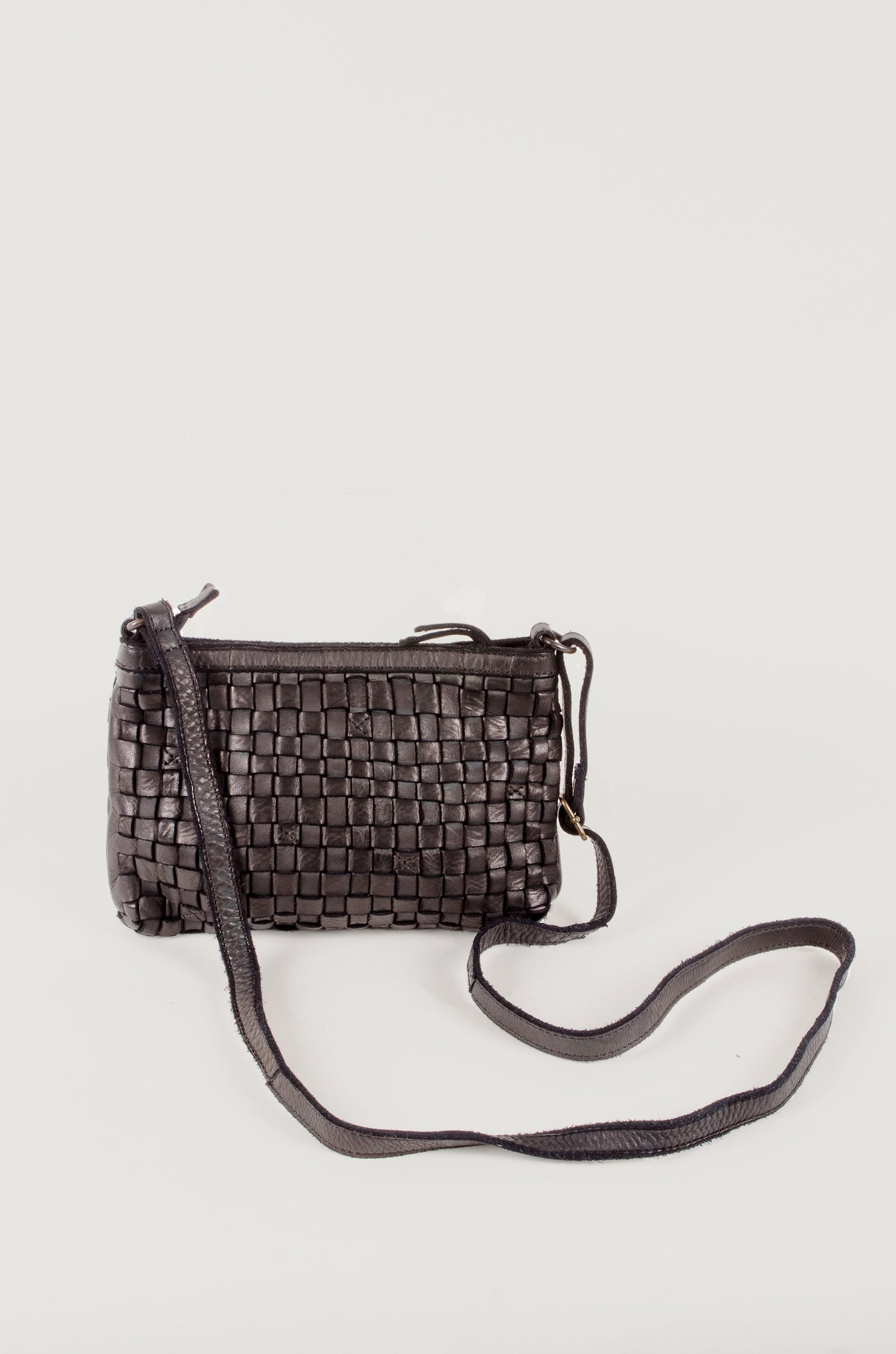 KANSAS - Small Braided Crossbody Bag