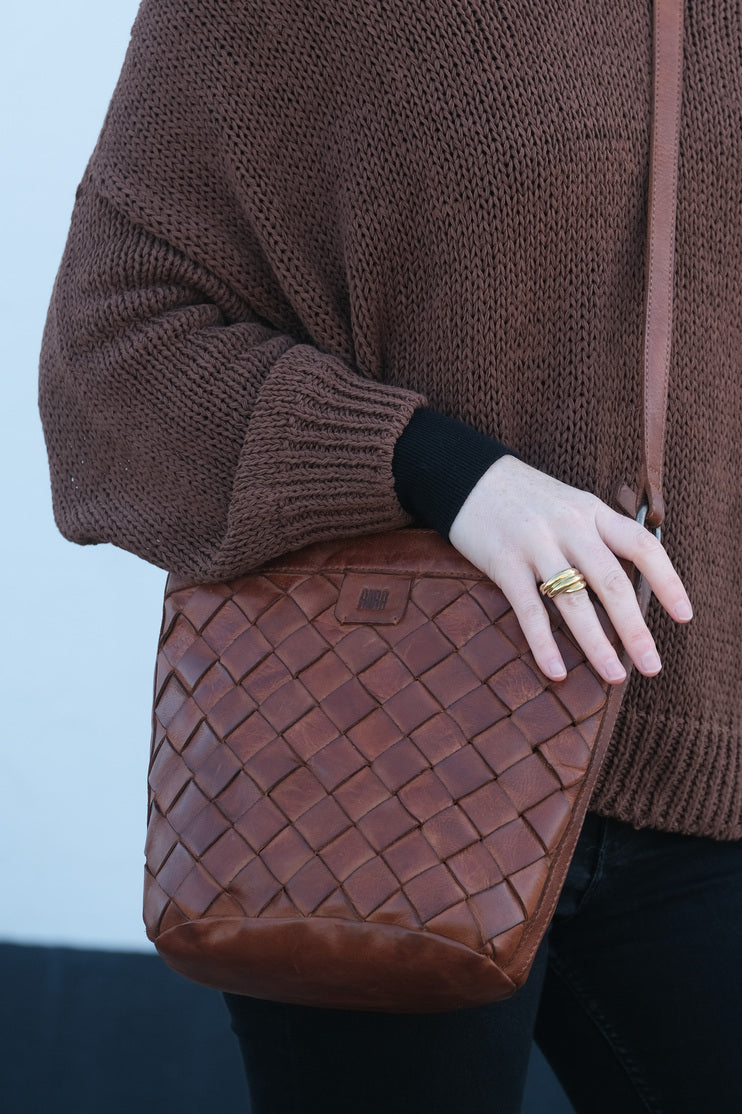LEWISBURG - Crossbody Bucket Bag